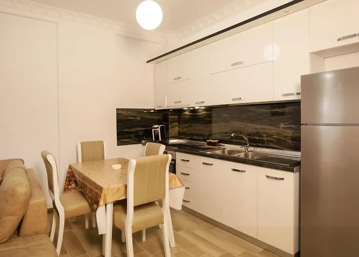 Ami * Golem (Tirana)