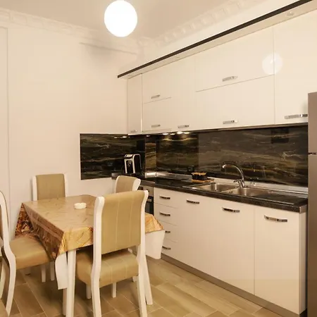 Ami * Golem (Tirana)