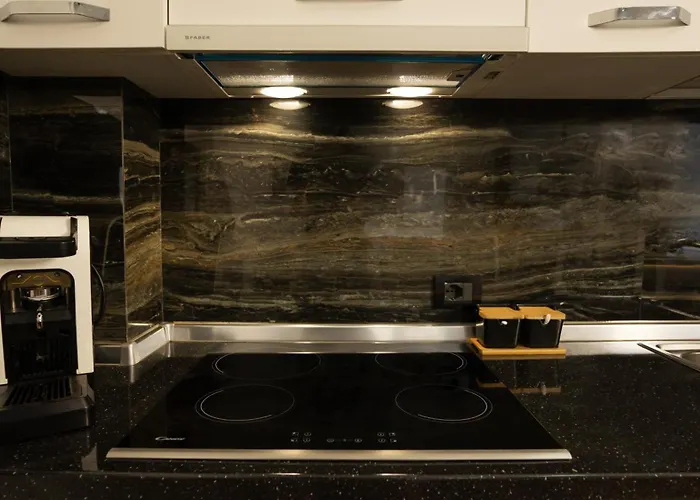 Ami * Golem (Tirana)